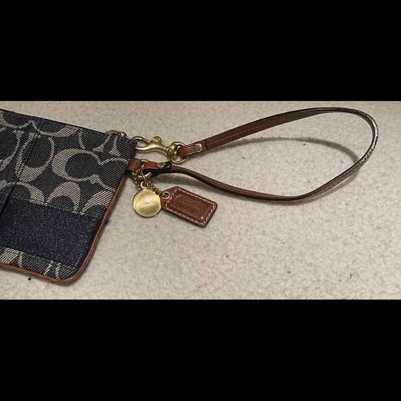Coach Wristlet - Picture 4 of 7
